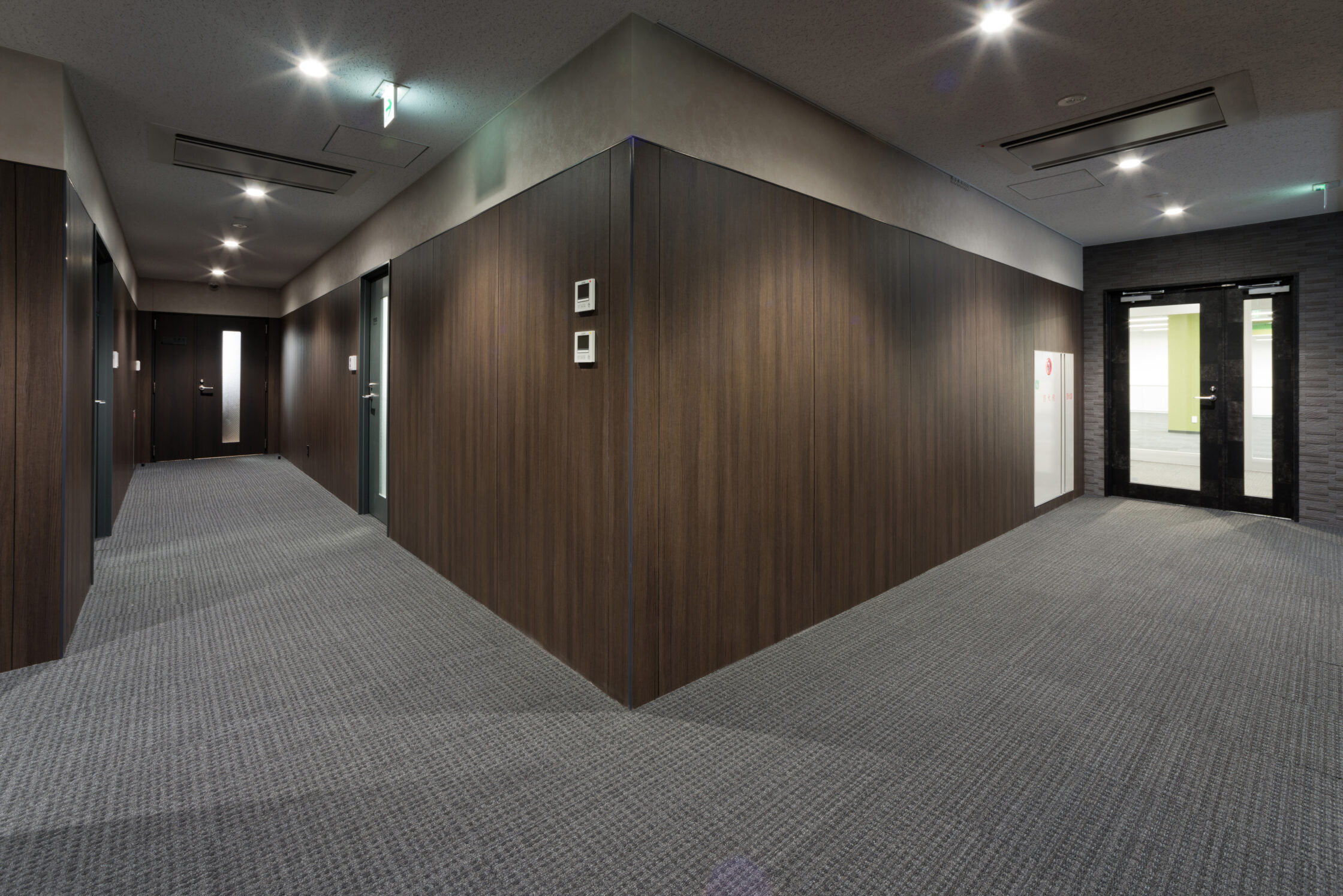グンエイ　社屋